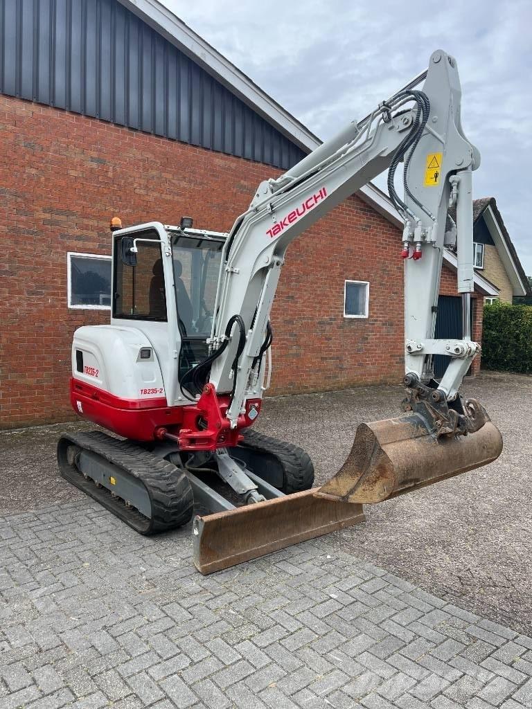 Takeuchi tb235-2 Mini excavatoare < 7t