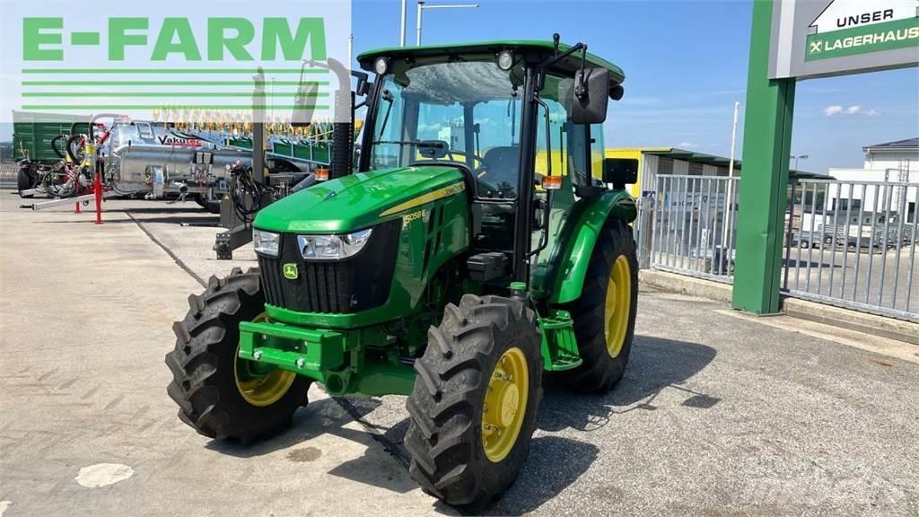 John Deere 5058E Tractoare