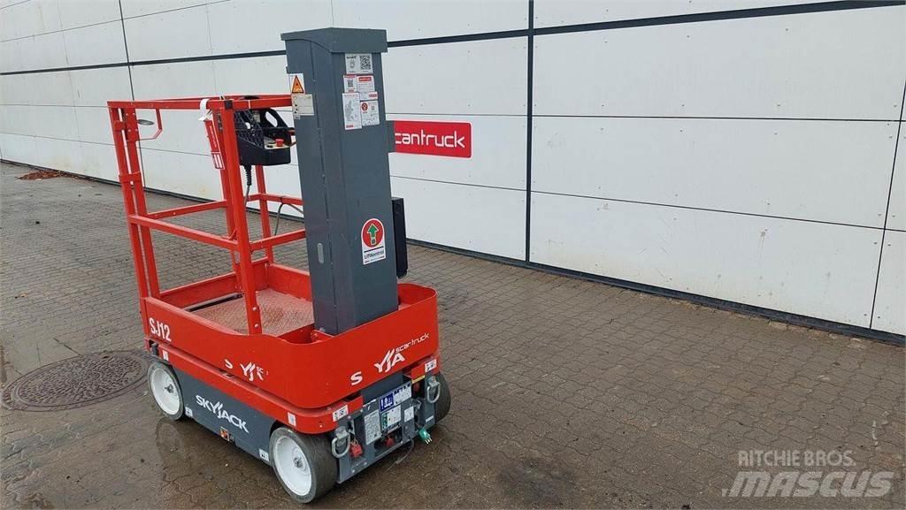 SkyJack SJ12 Ascensoare verticale catarg