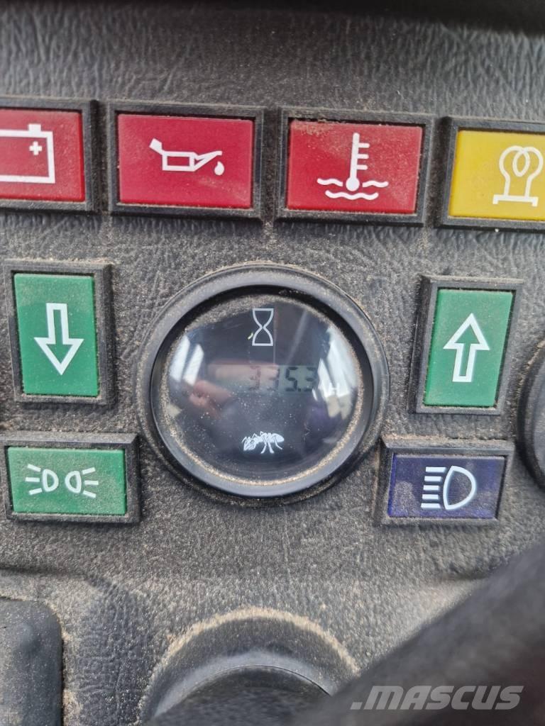 GiANT G 2500 HD Incarcator pe pneuri