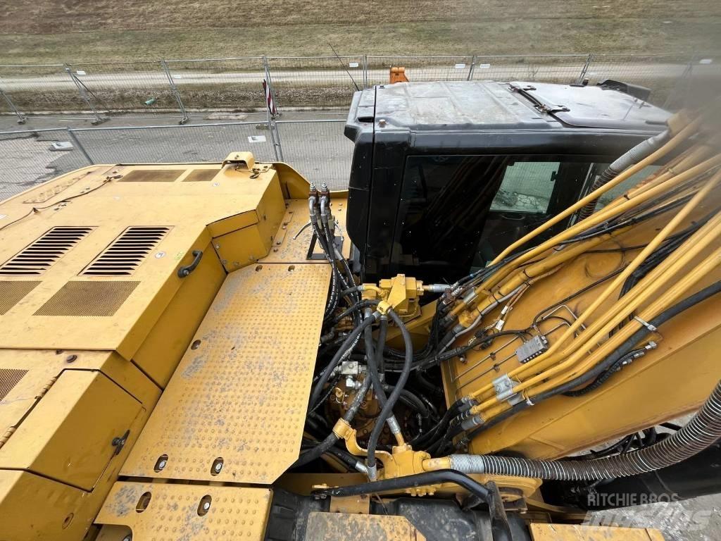 CAT 330 Excavatoare pe șenile
