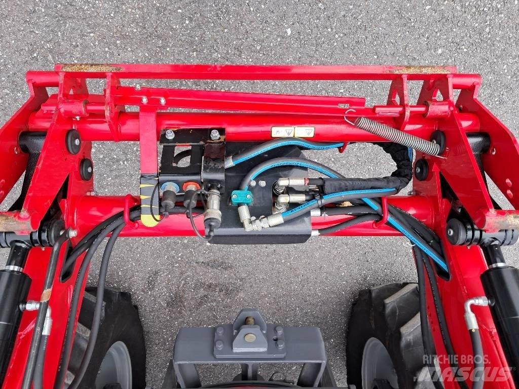 Massey Ferguson 4707 Tractoare