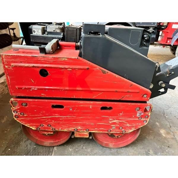 Bomag BW 65H Cilindri compactori tractabili cu vibratii