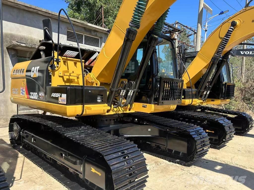 CAT 320 Excavatoare pe șenile
