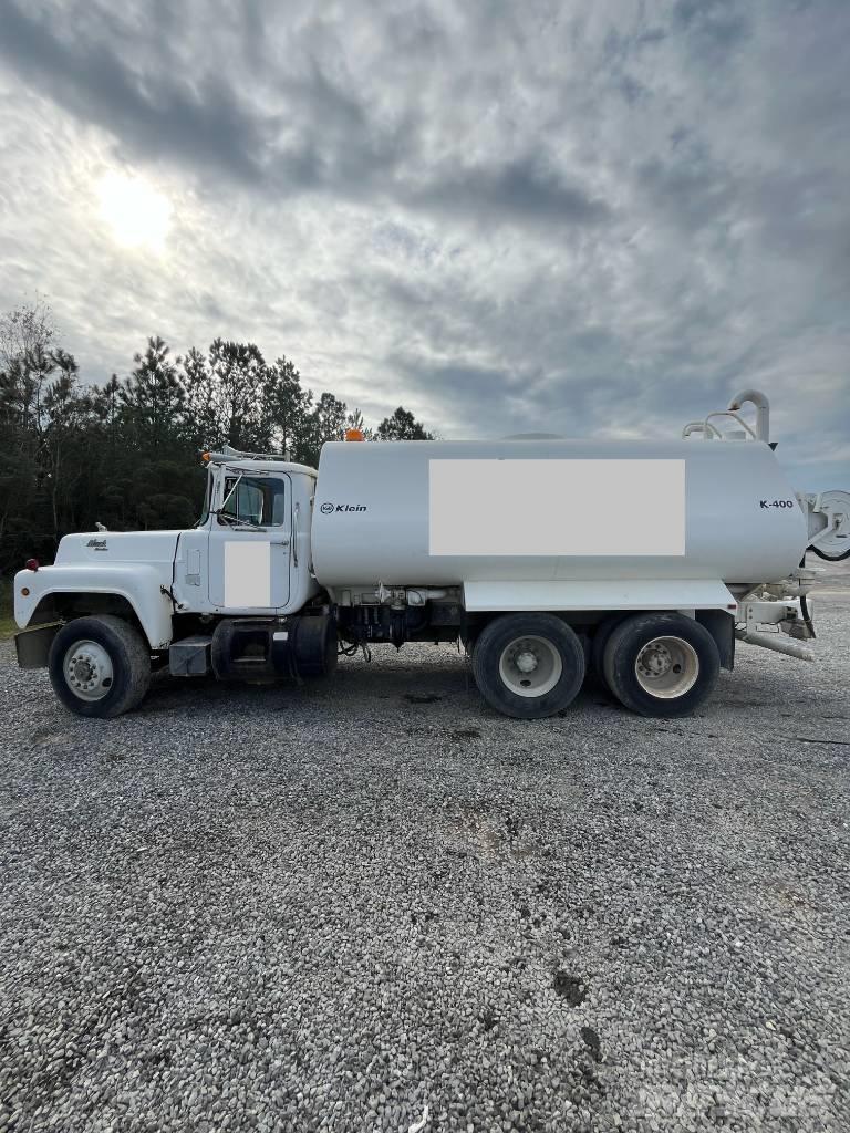Mack RD 688 Cisterne