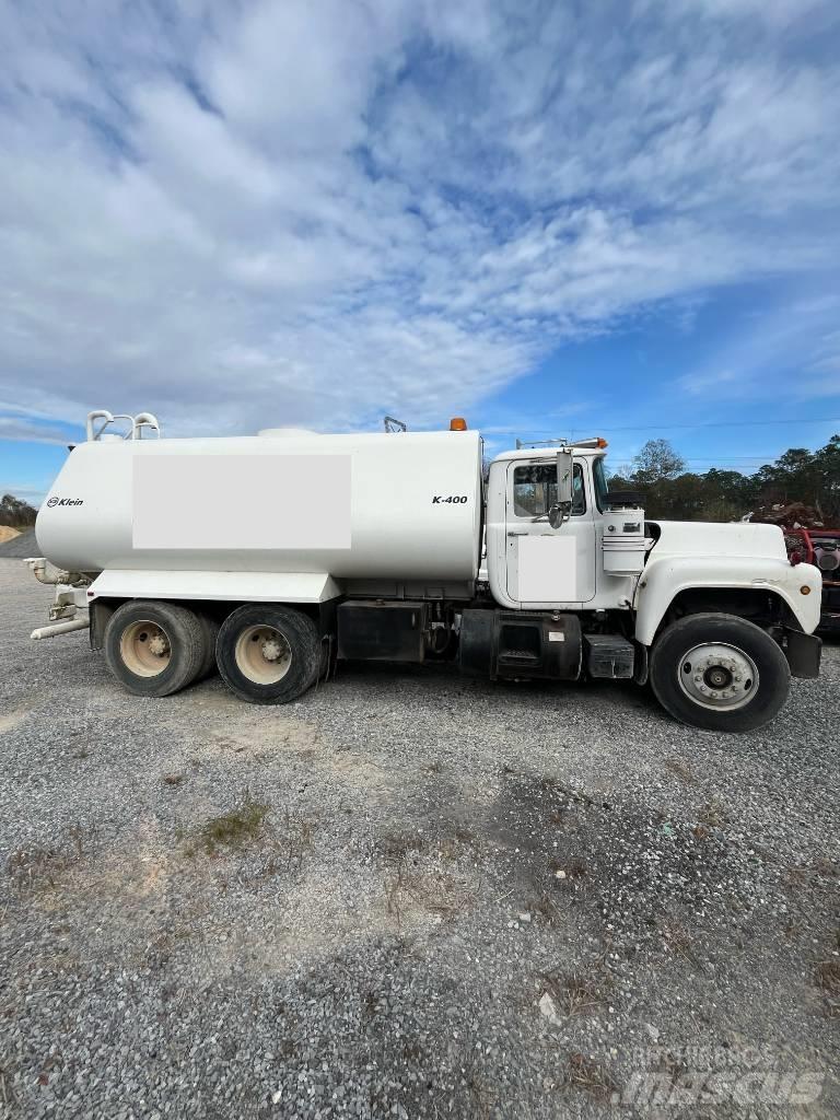 Mack RD 688 Cisterne