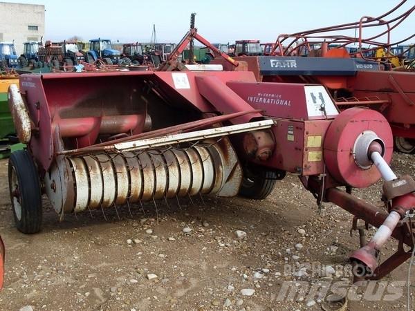 International B47 Baler dreptunghiular