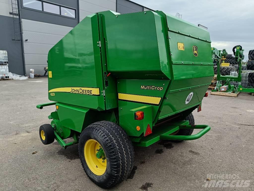 John Deere 623N Masina de balotat cilindric