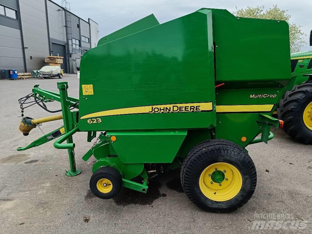 John Deere 623N Masina de balotat cilindric