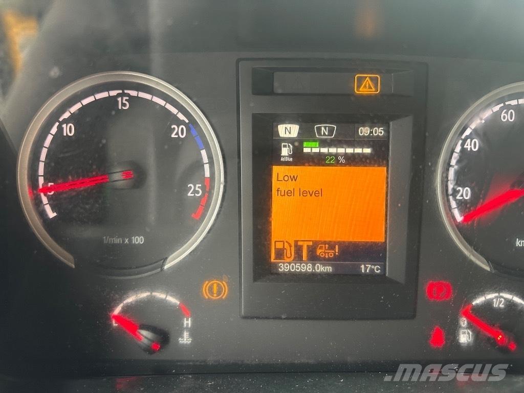 Scania P370 6x2*4 Camion cu carlig de ridicare