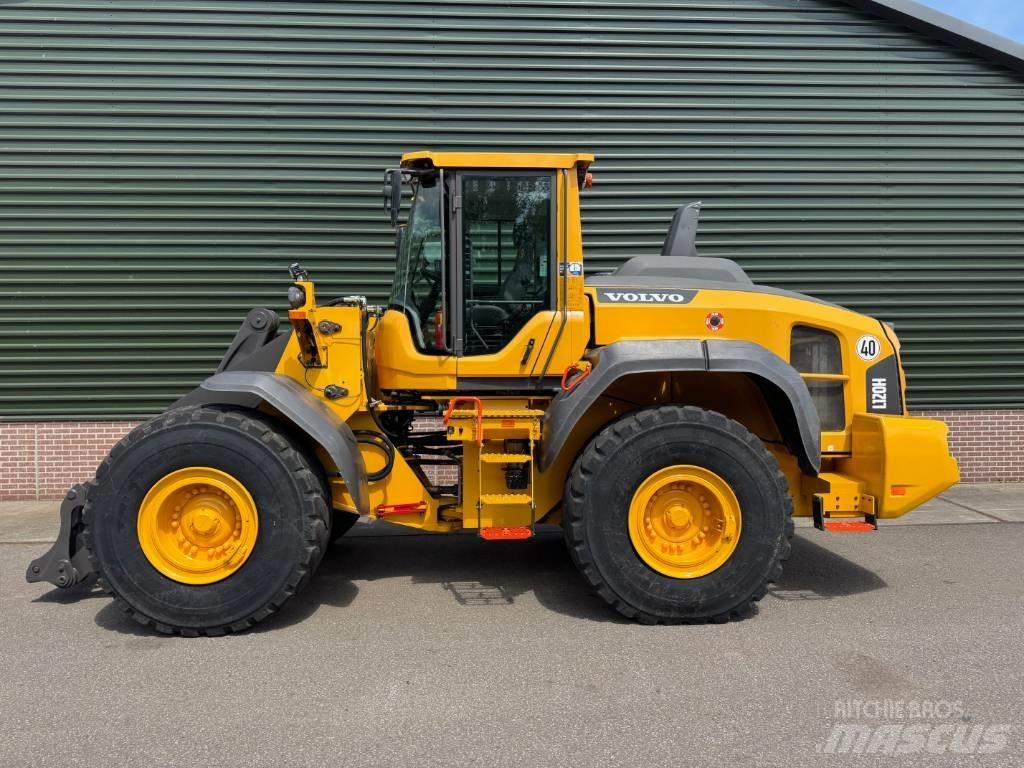 Volvo L 120 H Incarcator pe pneuri