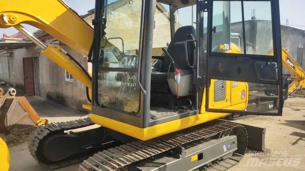 Komatsu PC 70 Excavatoare pe șenile
