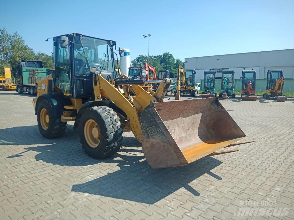 CAT 908 M Incarcator pe pneuri