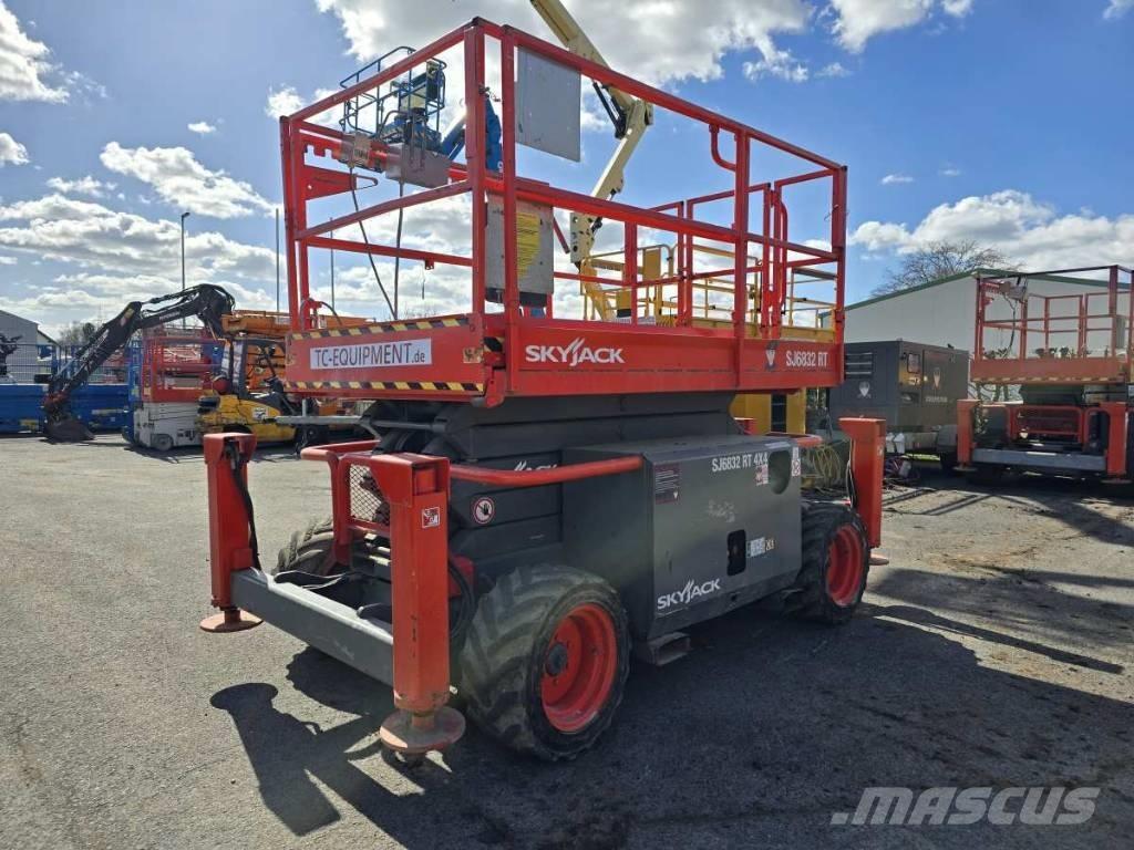 SkyJack SJ 6832 RT Platforme foarfeca