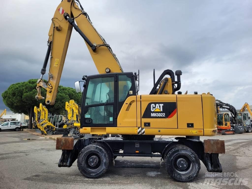 CAT mh3022 Excavatoare cu roti