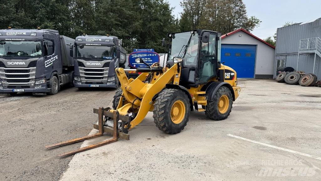 CAT 908 Incarcator pe pneuri