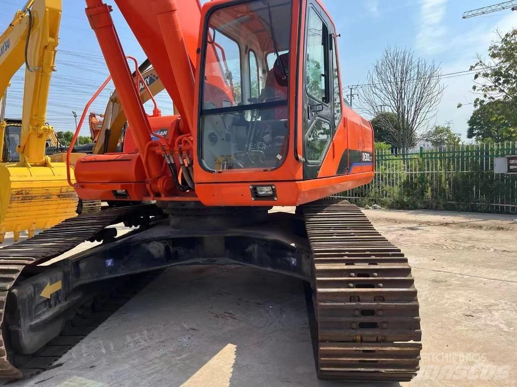 Doosan 300-7 Excavatoare pe șenile
