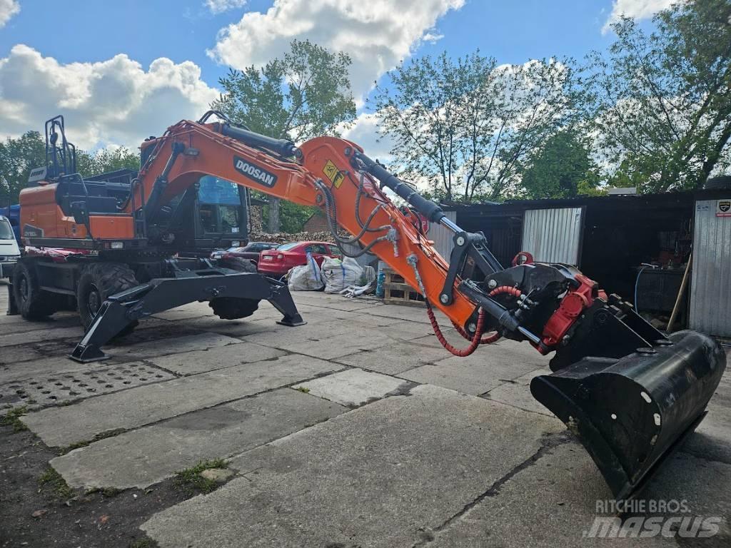 Doosan DX 160 W Excavatoare cu roti