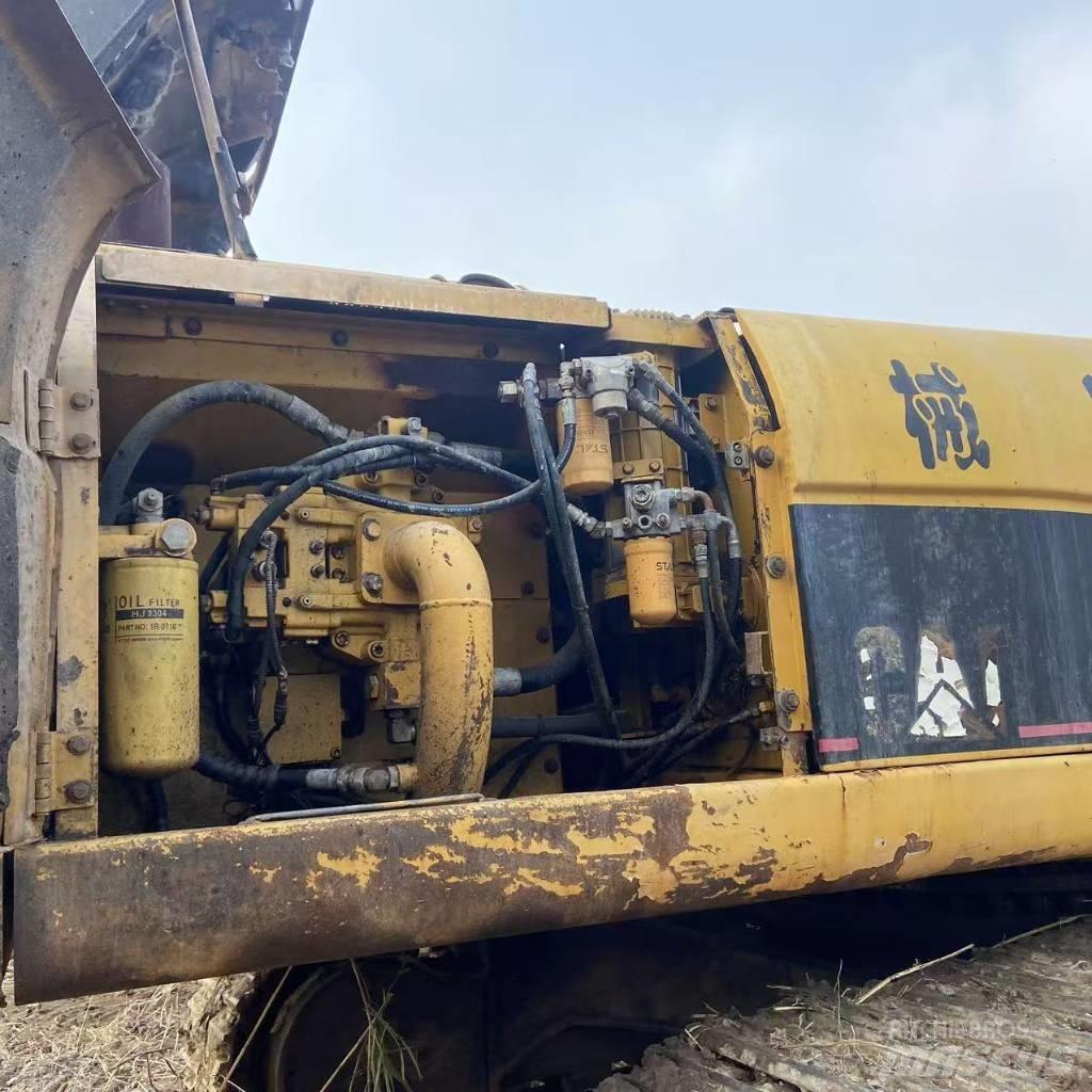 CAT 330 CL Excavatoare pe șenile
