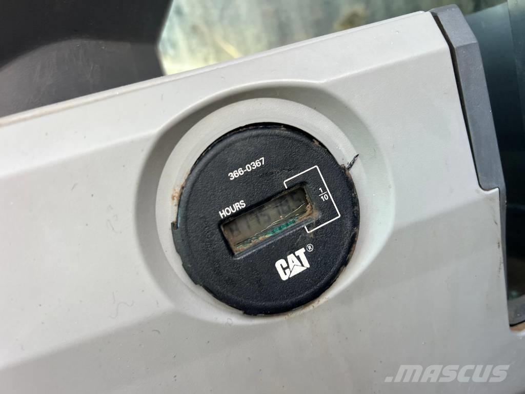 CAT 390 F L Excavatoare pe șenile
