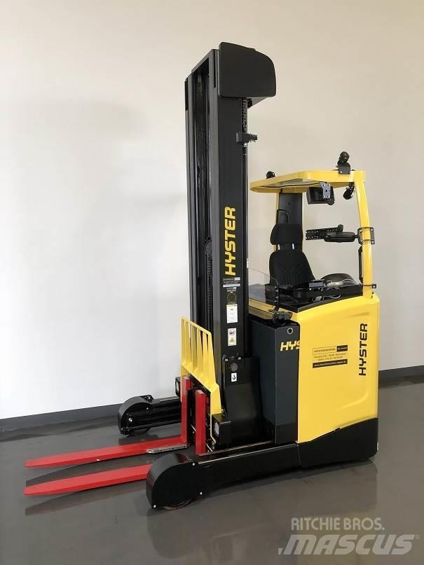 Hyster R1.6 Stivuitor cu catarg retractabil