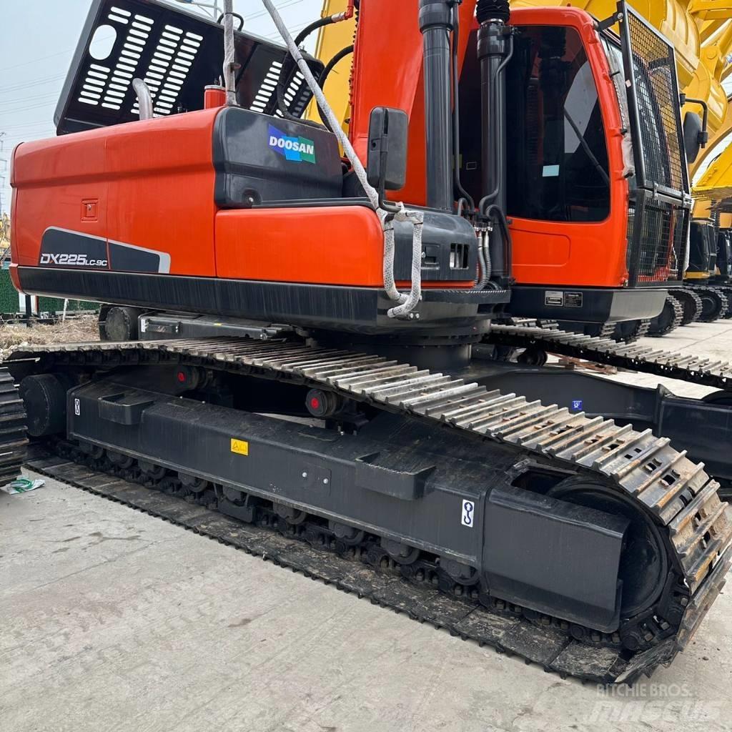 Doosan DX225LC-9 Excavatoare pe șenile
