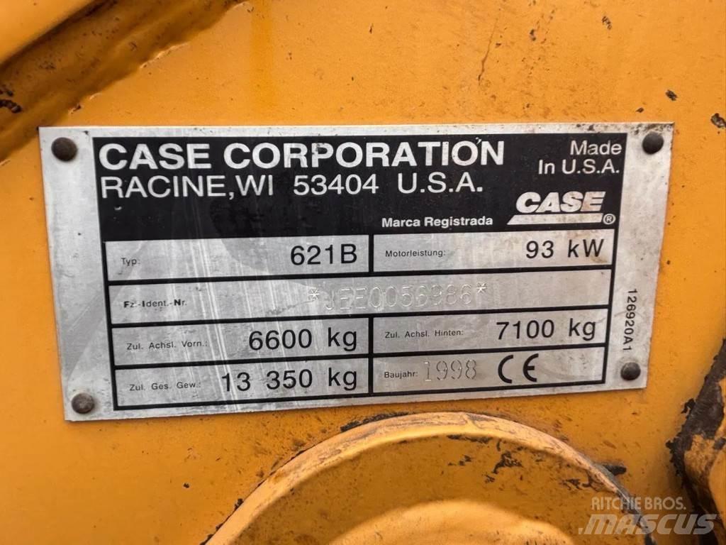 CASE 621B Incarcator pe pneuri