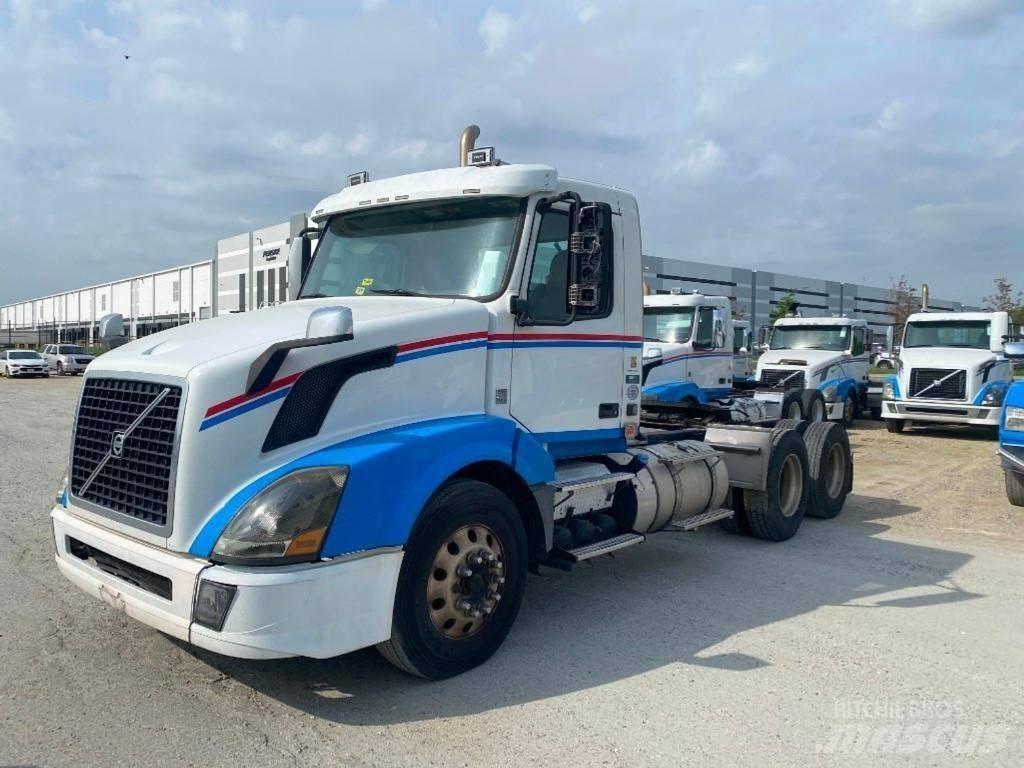 Volvo VNL Autotractoare