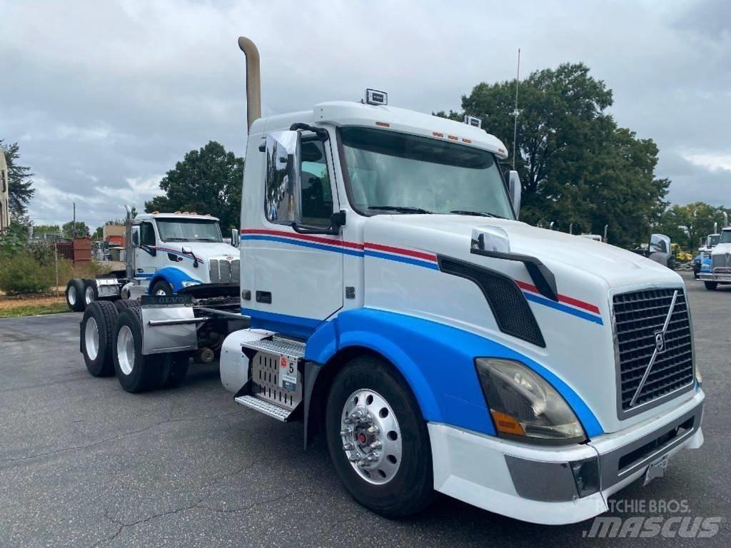 Volvo VNL Autotractoare