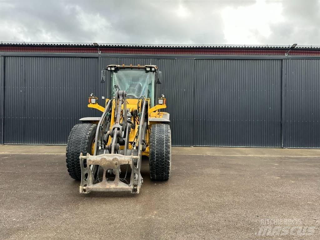 Volvo L 90 F Incarcator pe pneuri