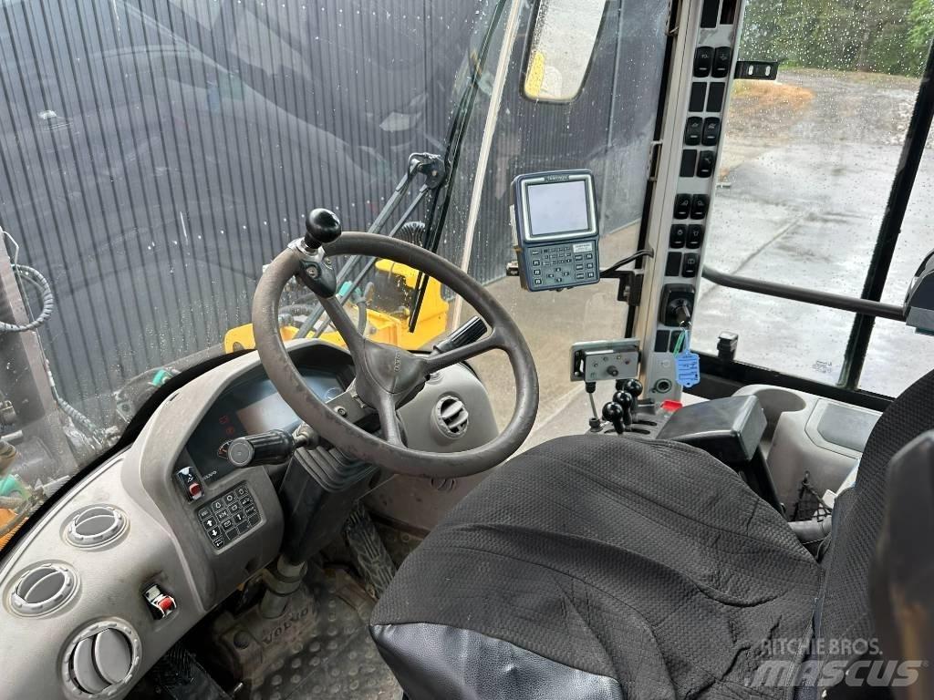 Volvo L 90 F Incarcator pe pneuri
