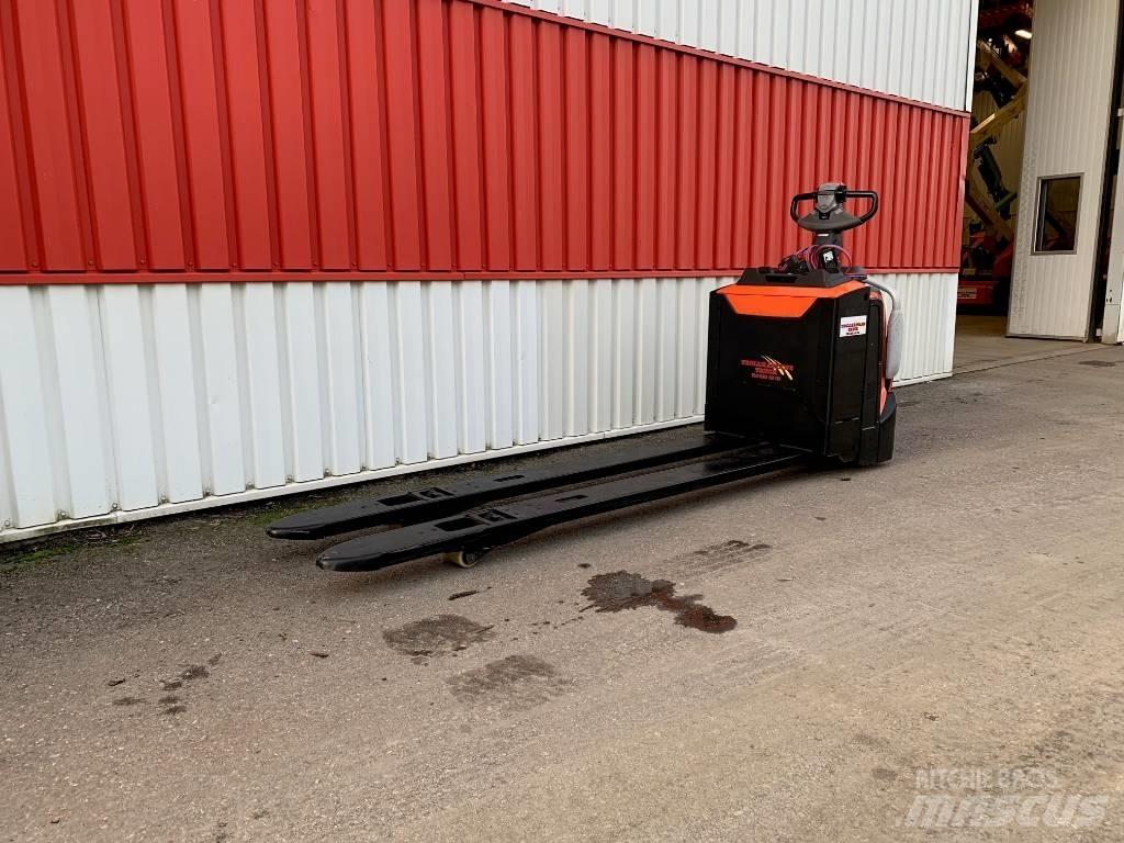 BT LPE 200 Transpaleta cu platforma