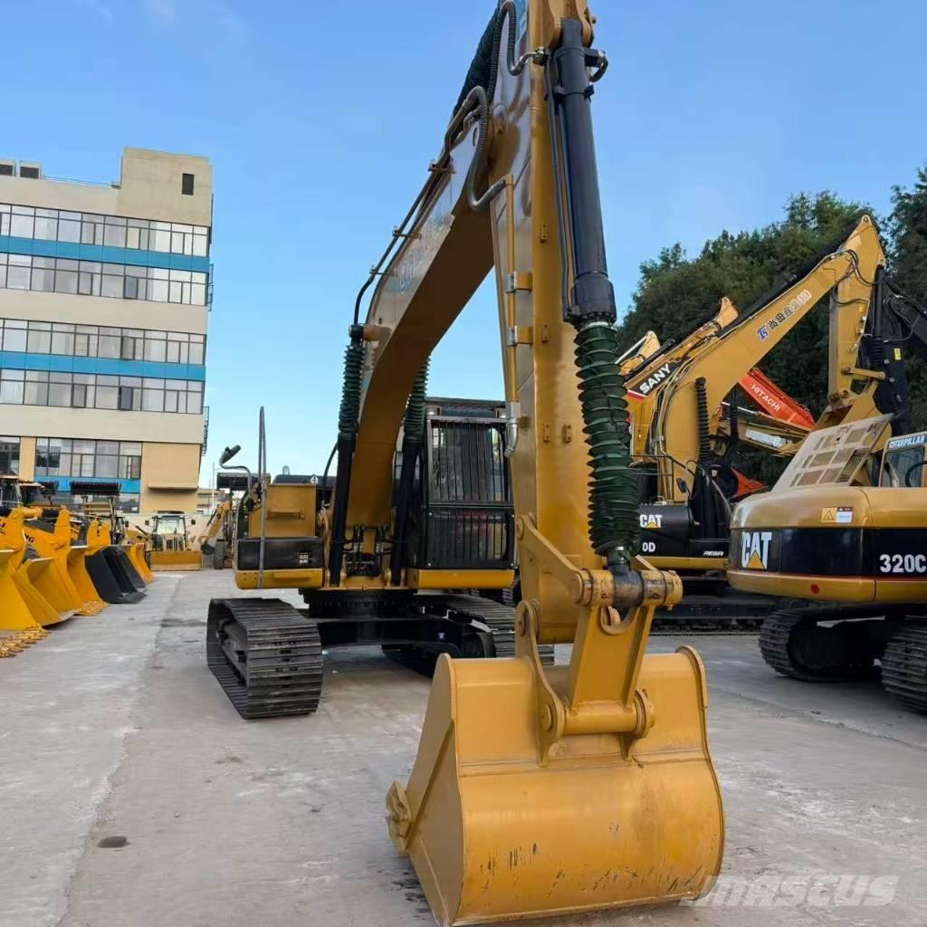 CAT 320D2 Excavatoare 7t - 12t