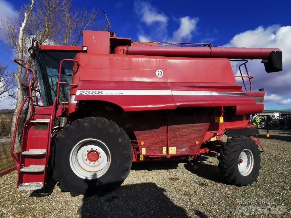 CASE 2388 + heder Combine de secerat