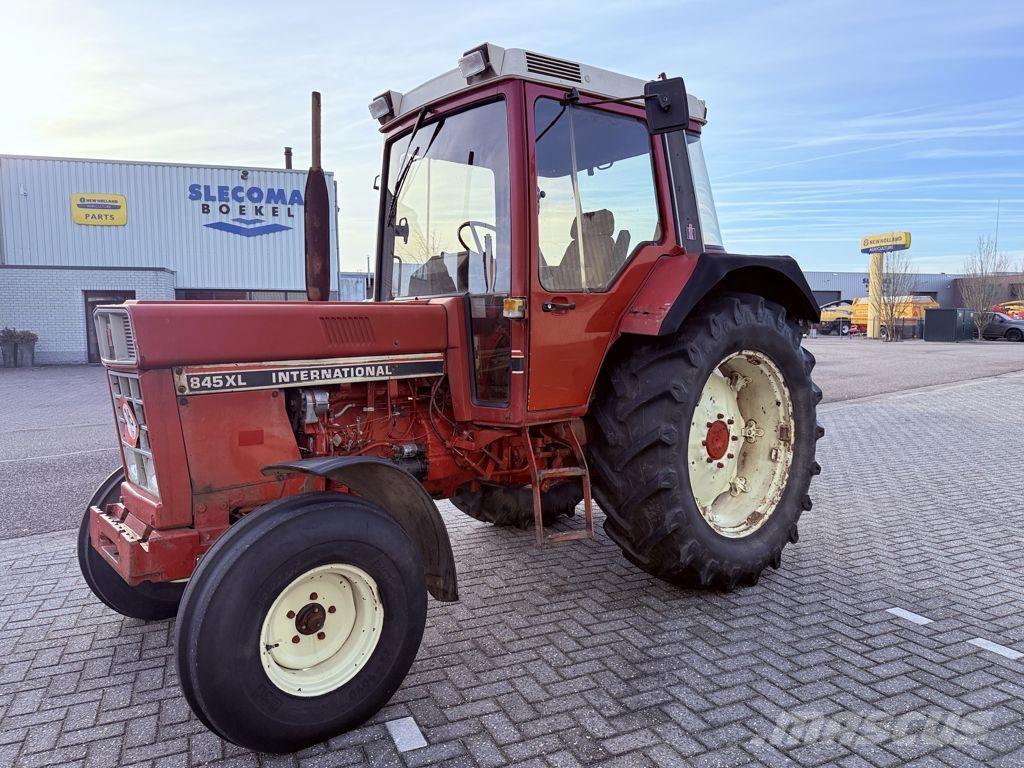 CASE IH 845 XL Tractoare