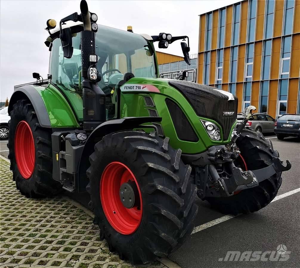 Fendt 718 Vario Tractoare