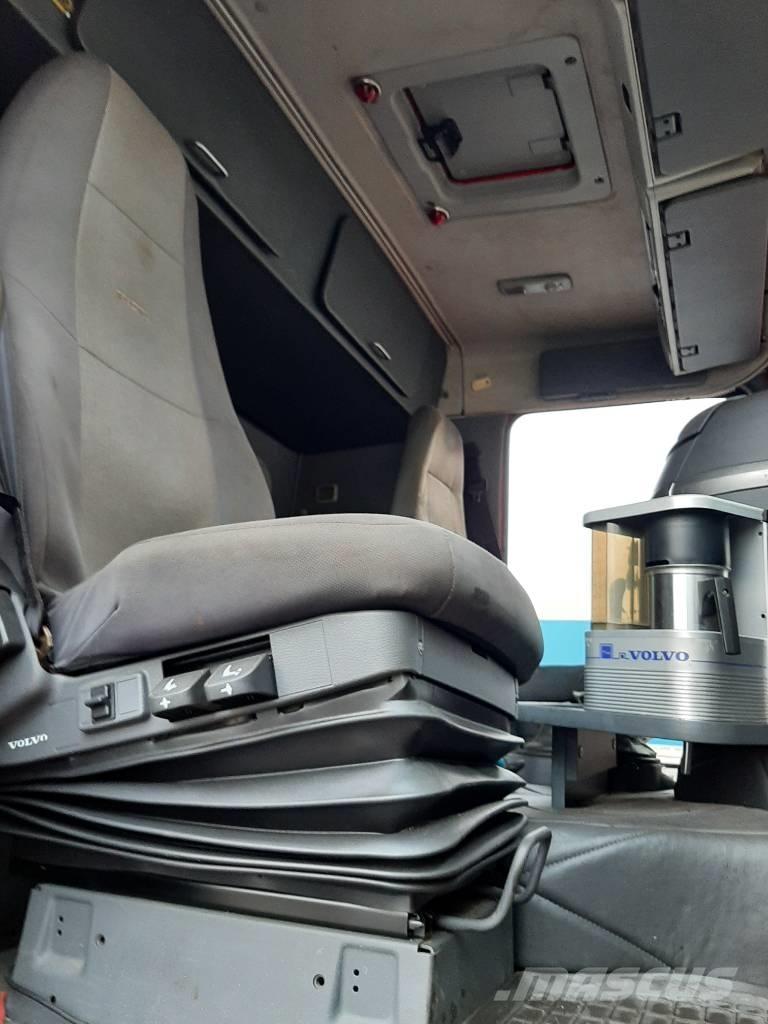 Volvo FH 12 Camion cu carlig de ridicare