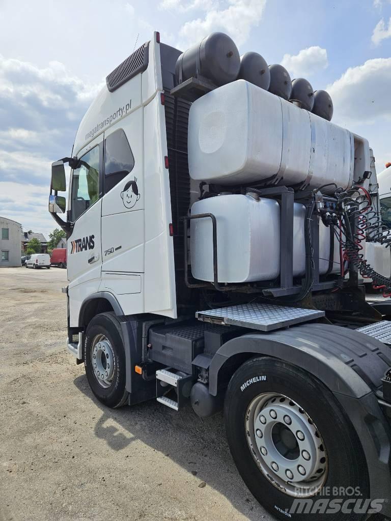 Volvo FH16 750KM 8x4 Autotractoare