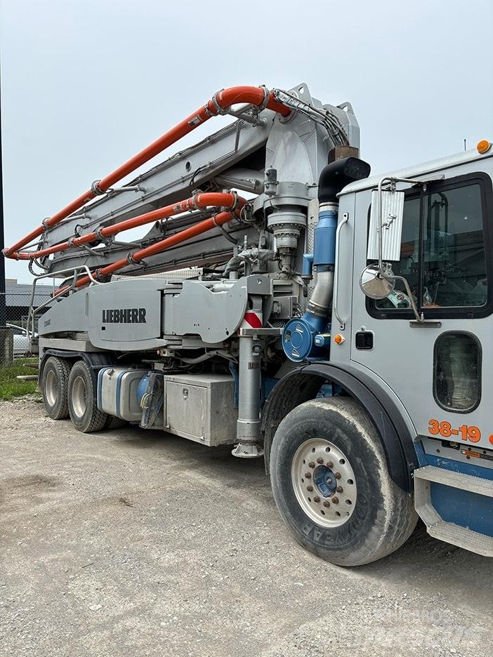Liebherr 37Z4XXT Pompa pentru beton