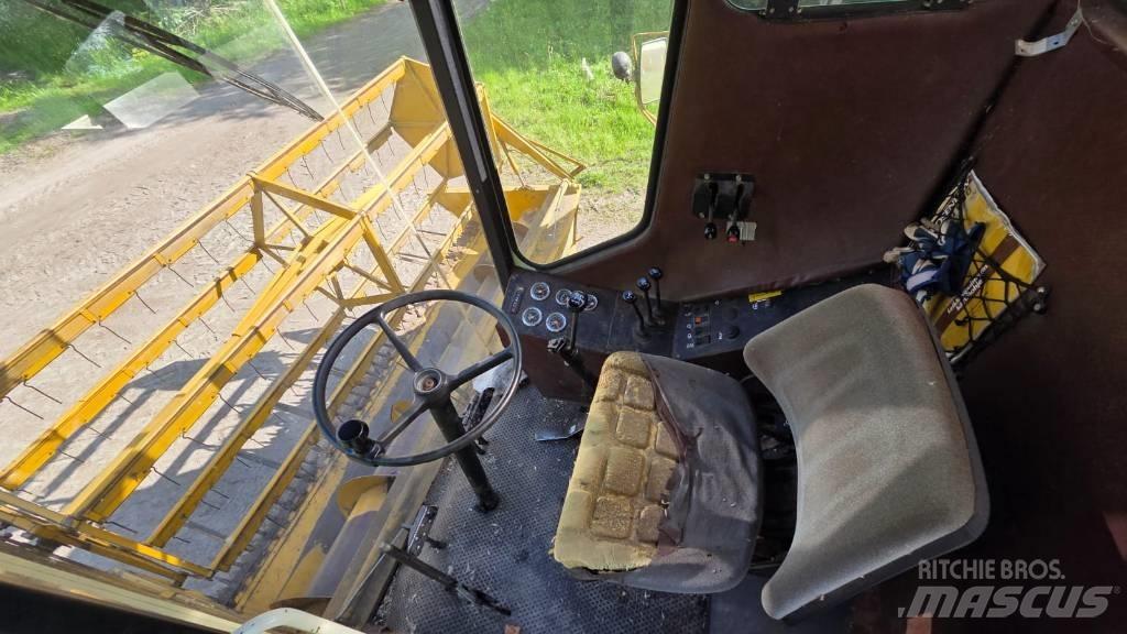 Sampo-Rosenlew 680 Combine de secerat