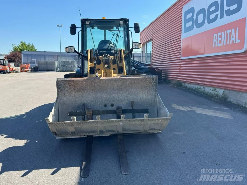 CAT 906 M Incarcator pe pneuri