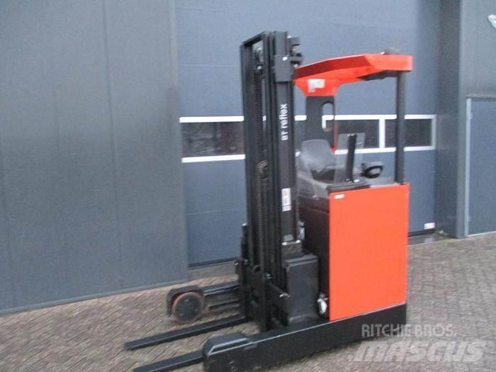 BT RRE 120M Stivuitor cu catarg retractabil
