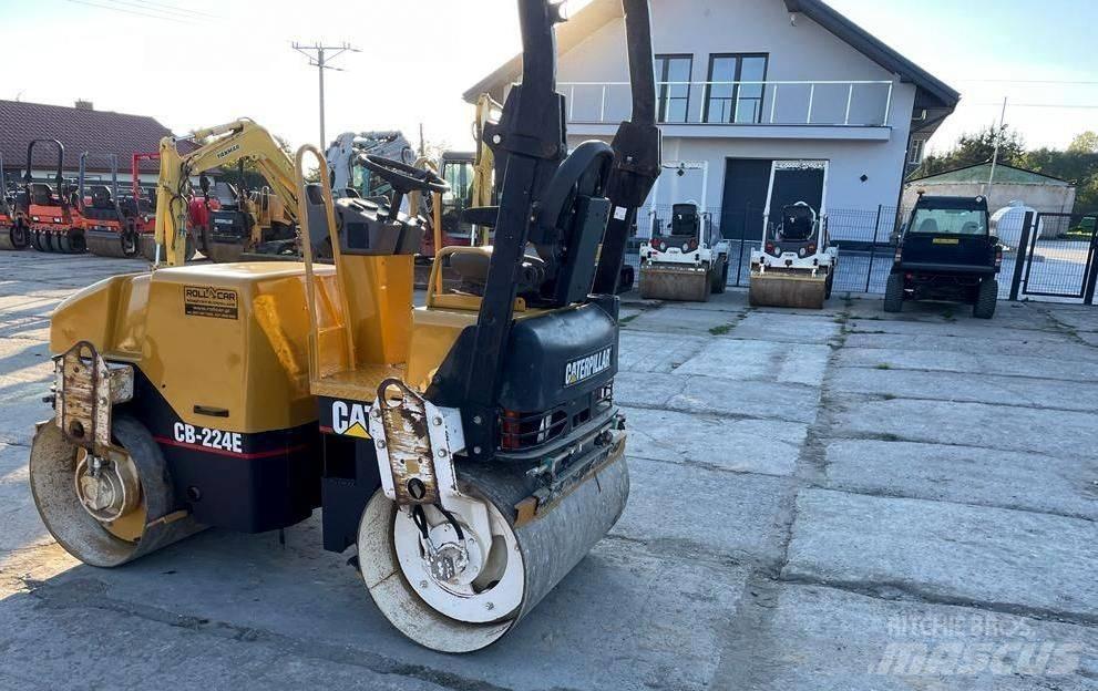 CAT CB 224 E Cilindri compactori dubli