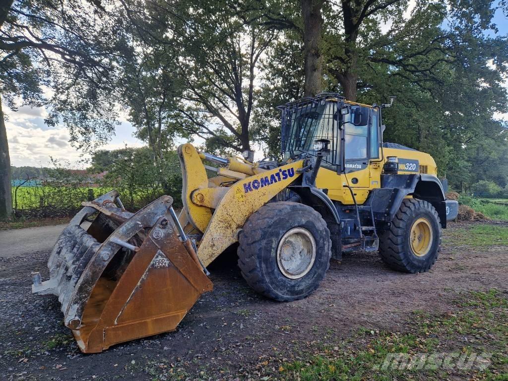 Komatsu WA 320-8 Incarcator pe pneuri
