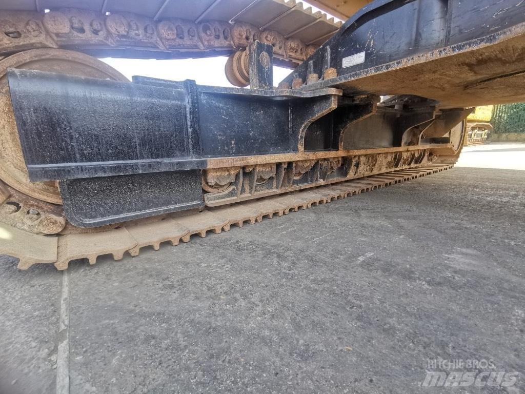 CAT 352 Excavatoare pe șenile

