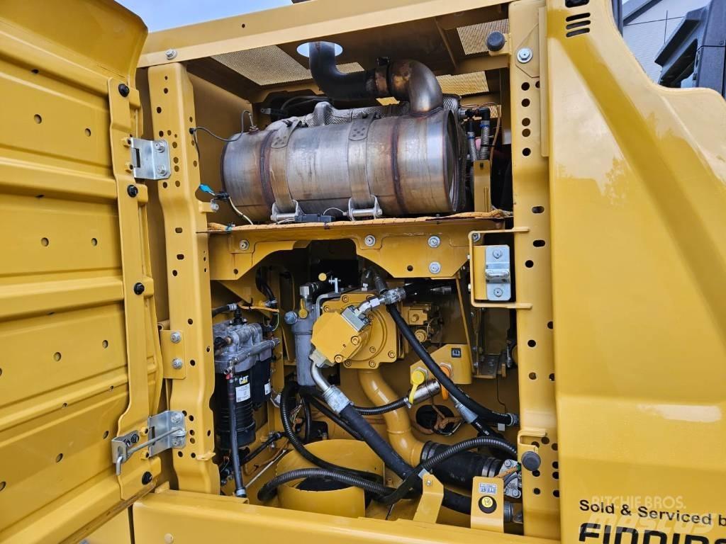 CAT 320 Excavatoare pe șenile
