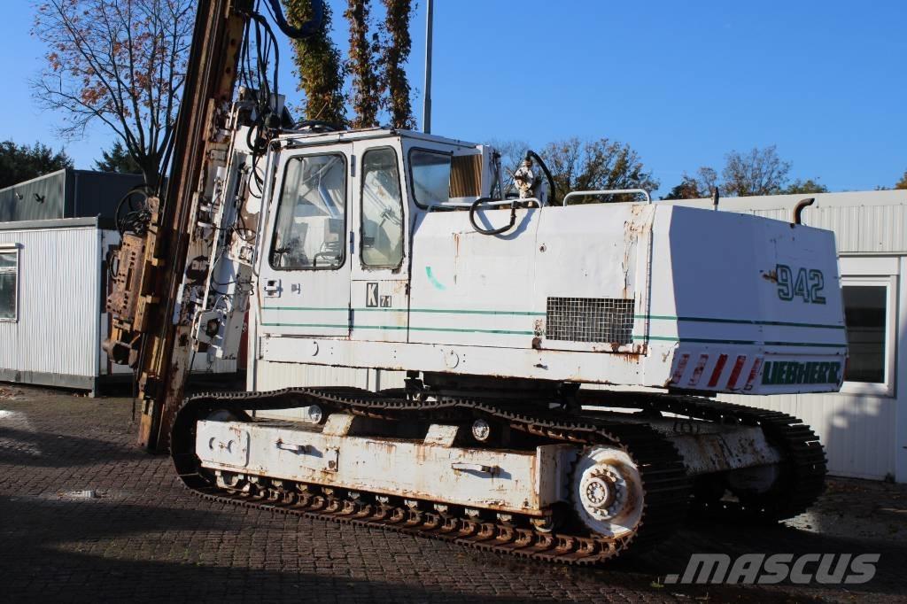 Liebherr R 942 Consolidare de santuri
