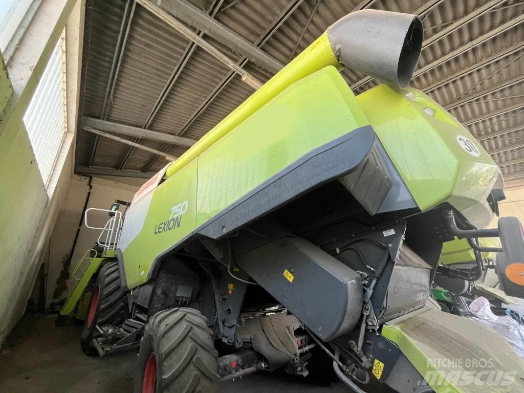 CLAAS Lexion 750 Combine de secerat