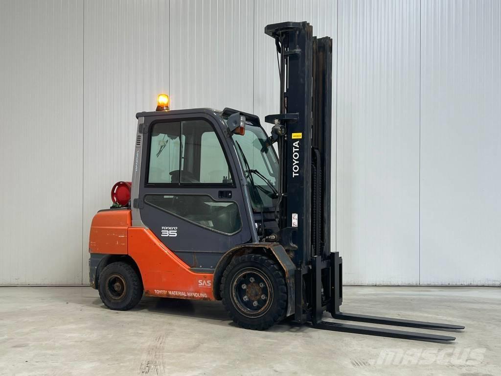 Toyota 02-8FGJF35 Stivuitor GPL