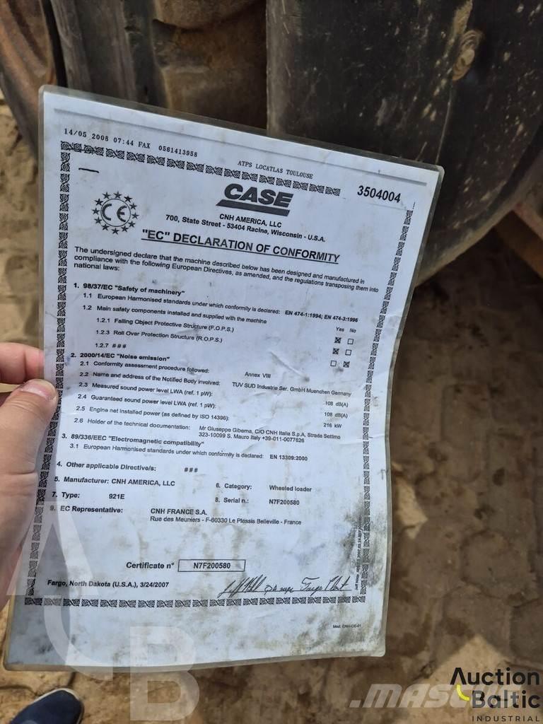 CASE 921 E Incarcator pe pneuri